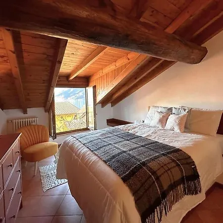 Casa Nel Borgo Di アルジェーニョ
