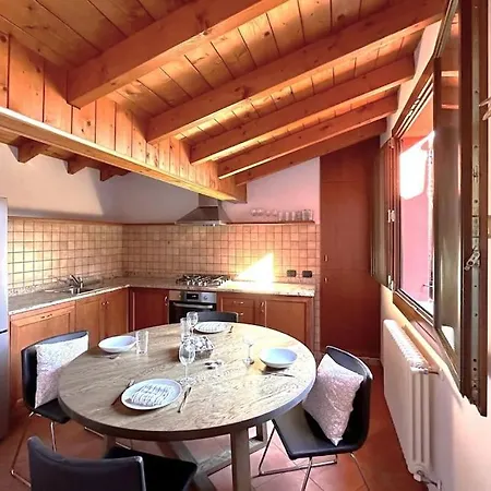 Casa Nel Borgo Di アパート *