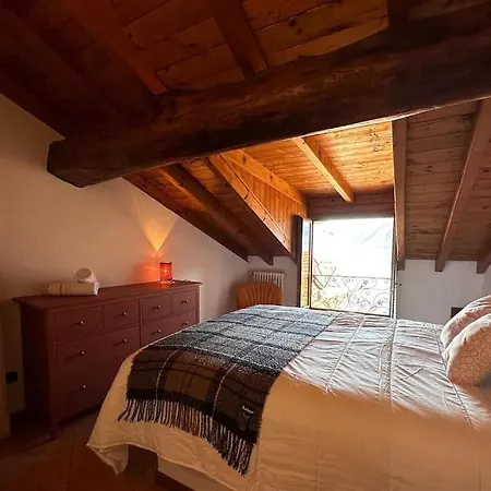 アパート Casa Nel Borgo Di アルジェーニョ
