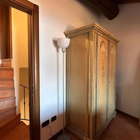 Casa Nel Borgo Di アパート